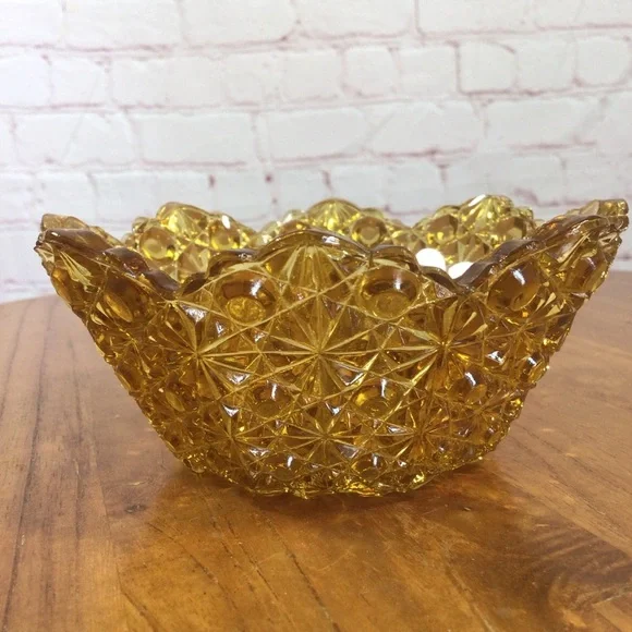 Vintage Daisy and Buttons Amber Glass Bowl - Picture 4 of 8